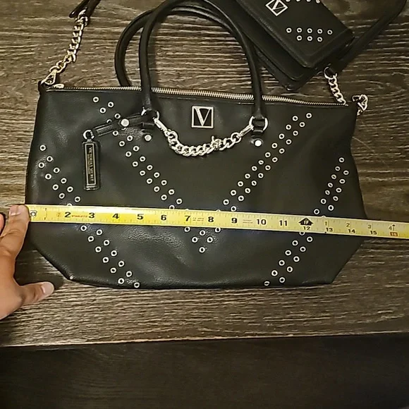 VS Purse and Wristlet Set - Picture 2 of 9